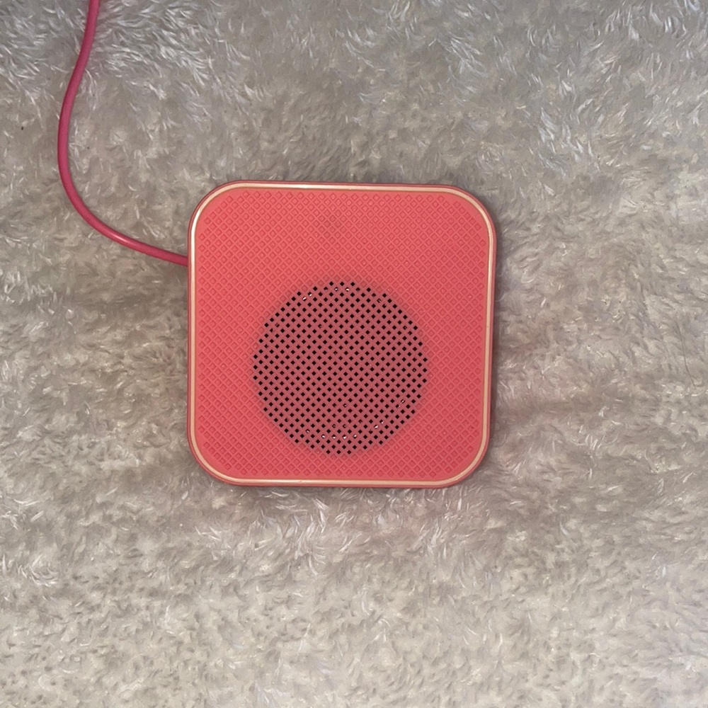 Pink Sonix Bluetooth speaker 🔈